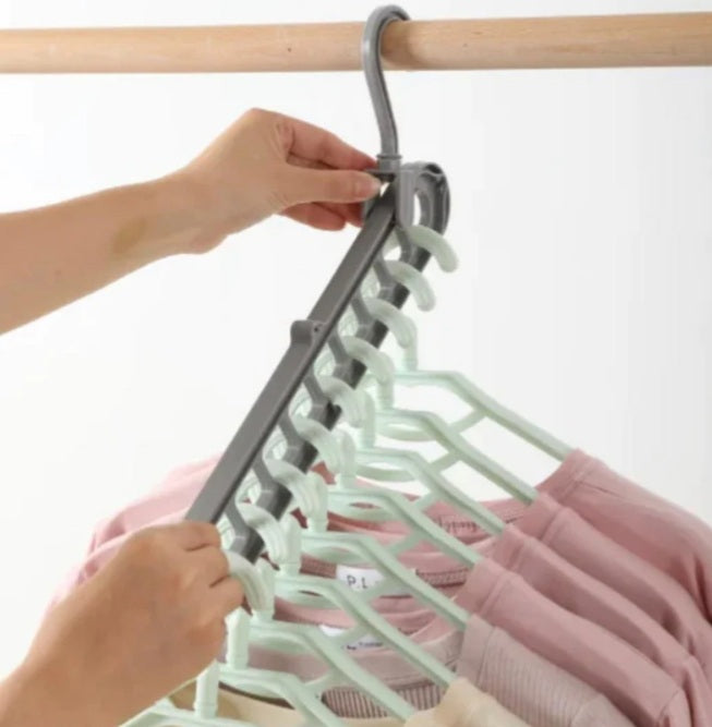 9-Hole Hanger
